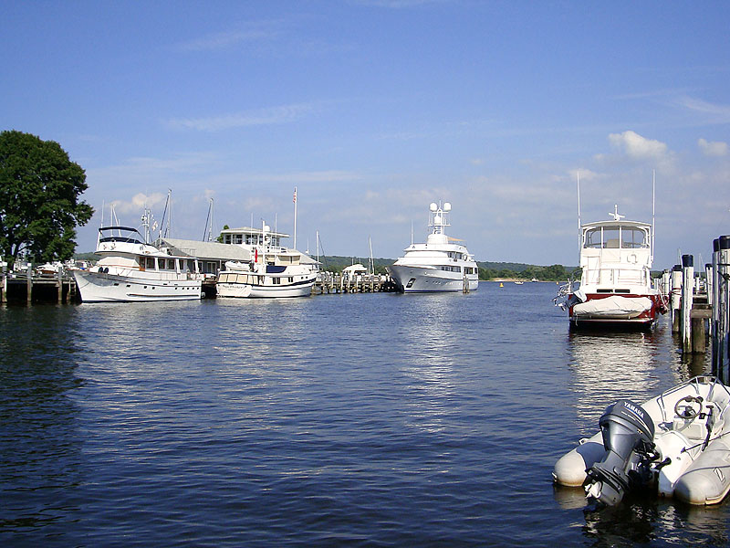 Large Boats in Connecticut River