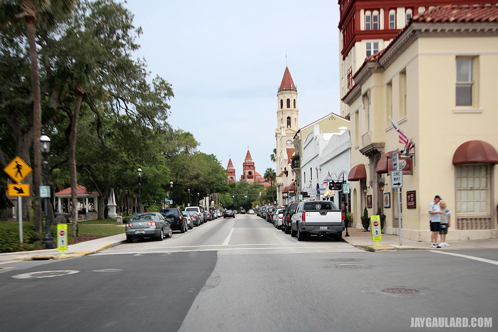 Crossing Avenida Menendez  to Cathedral Place - St. Augustine