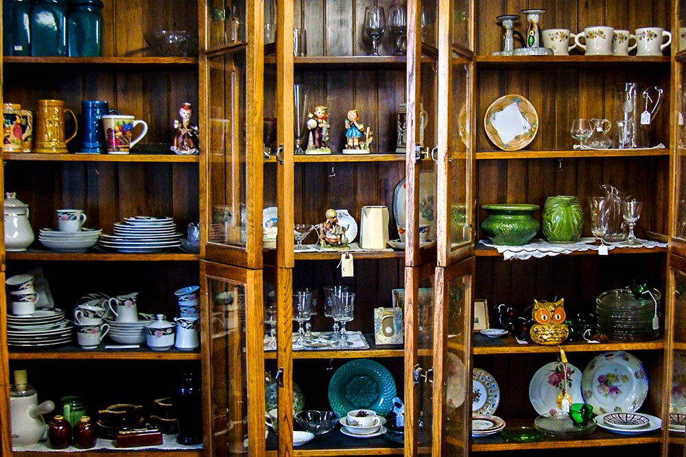 Antique Plates & Kitchenware