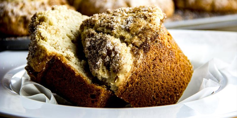 Crumb Top Apple Muffins