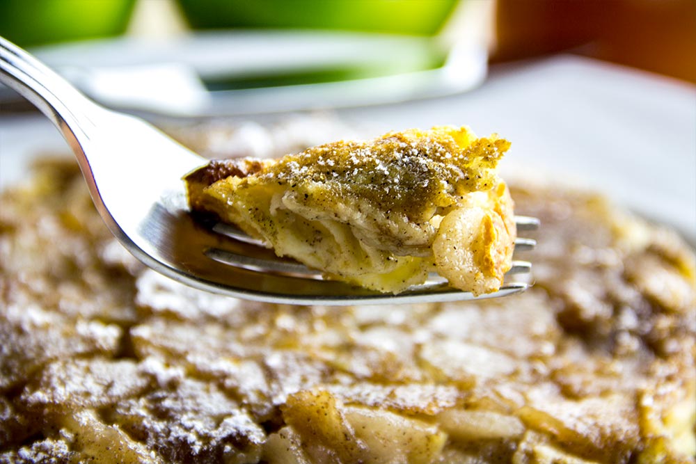 German Apple Pancake Skillet Breakfast Recipe