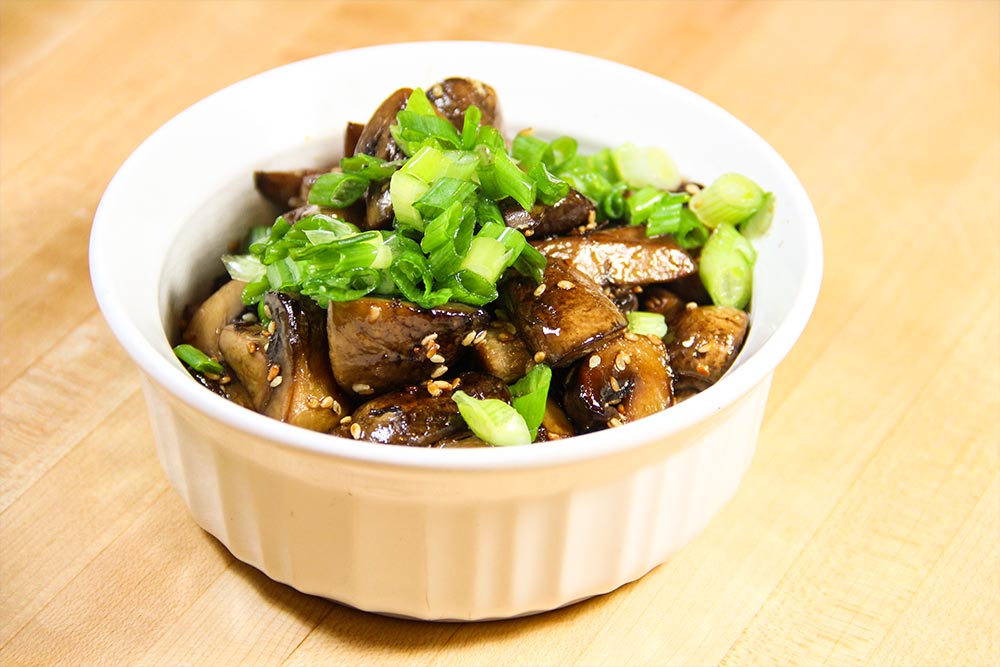 Sautéed Mushrooms With Sesame Seeds, Ginger, and Scallions