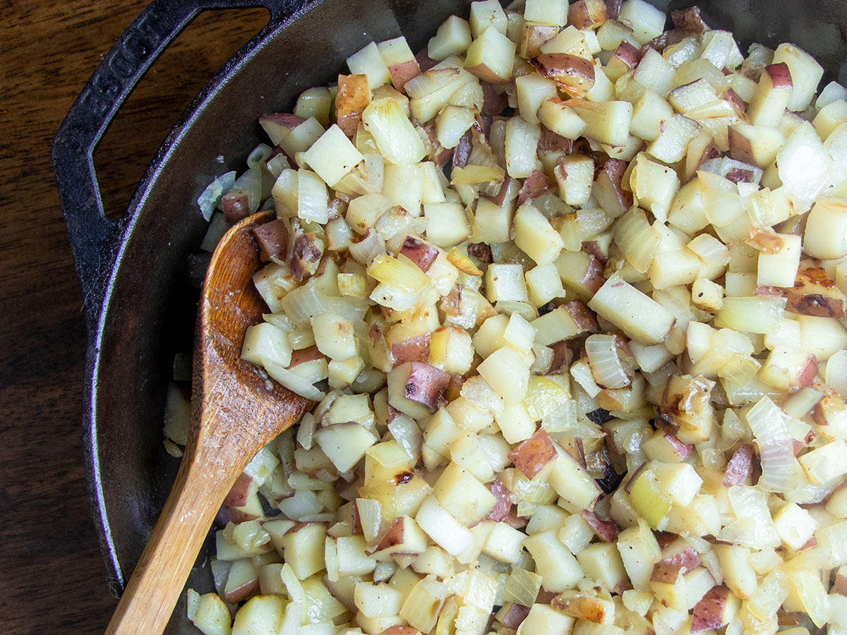 Cooking Red Potatoes & Onion in Cast Iron Skillet