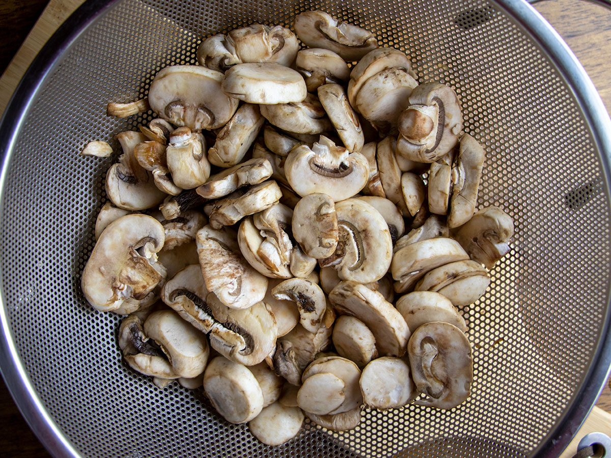 Sliced White Button Mushrooms