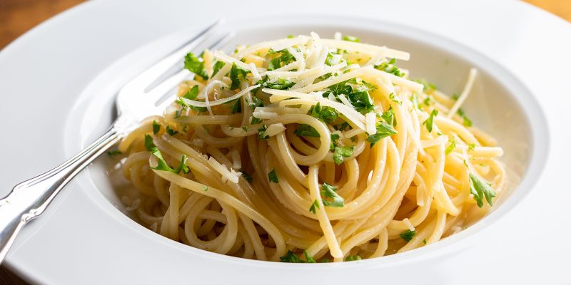 Spaghetti Con Aglio, Olio e Peperoncino Recipe