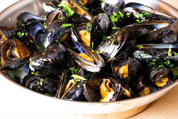 Oven Steamed Mussels