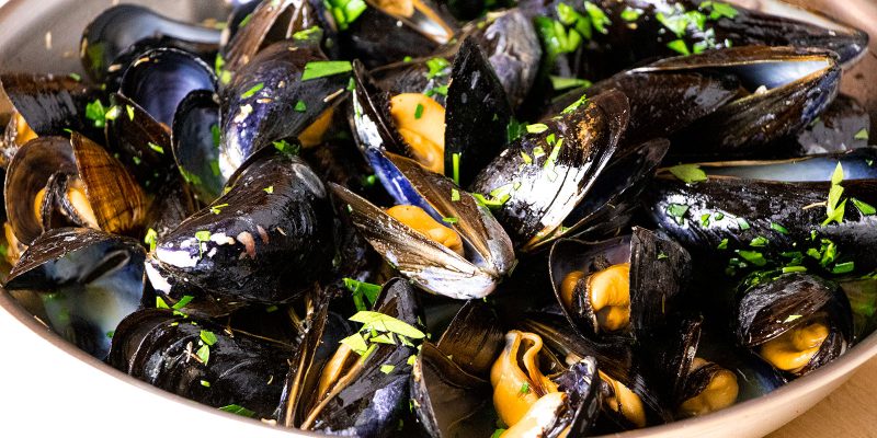 Oven-Steamed Mussels Recipe